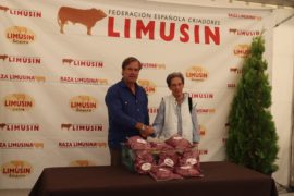 La Federación Nacional de Criadores de Limusín dona 220 kilos de carne a Cáritas Salamanca
